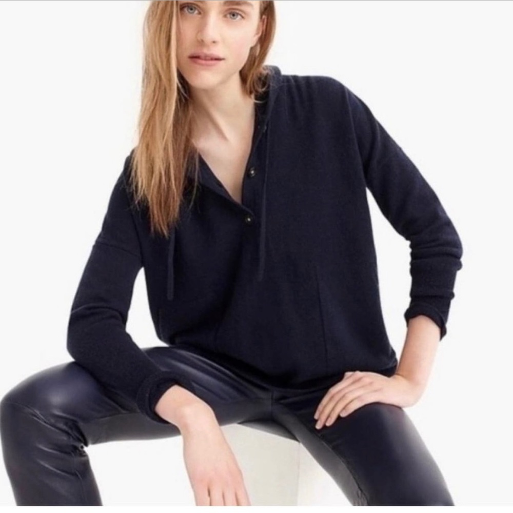 Crew Collection Italian Cashmere Patch PocketHoodie Sweater Black Loungewear
